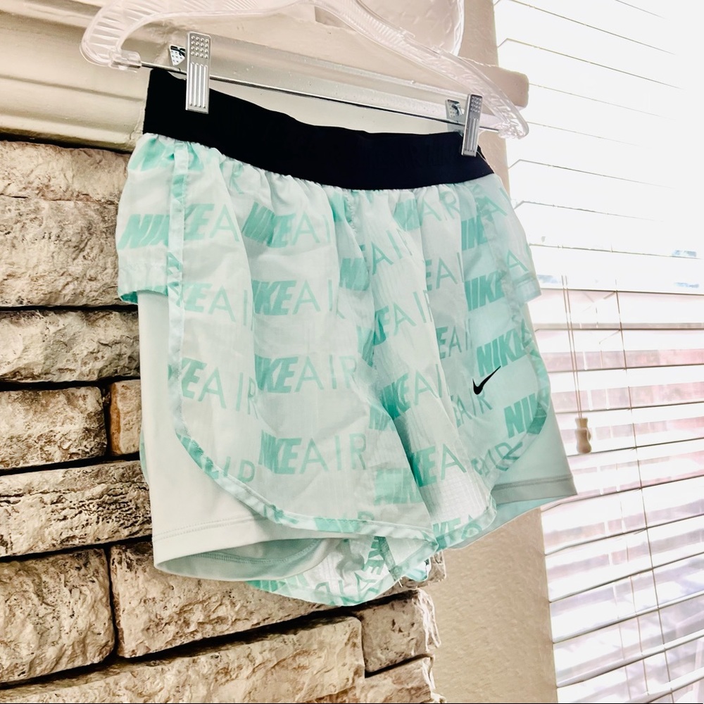 Nike Air Womens 2 in 1 Running Gym Shorts MINT Green Size Small - Picture 8 of 15